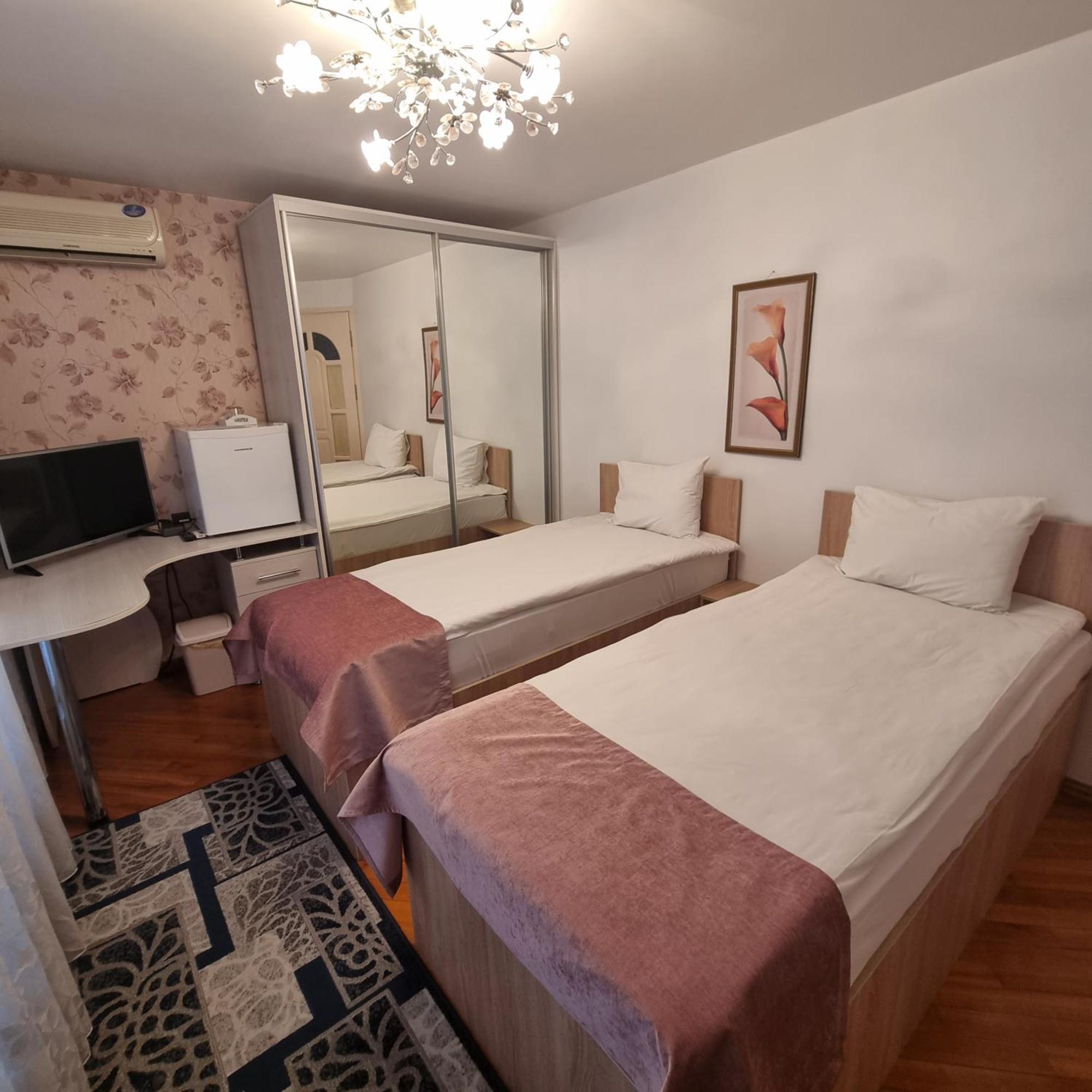 Hotel Home Sweet Home Chisinau Ngoại thất bức ảnh